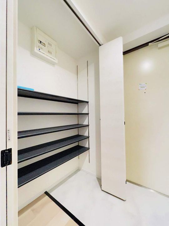 GVIVRE東別院の玄関