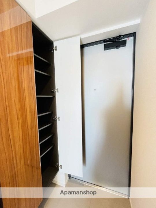 S−RESIDENCE 堀田NORTHの玄関
