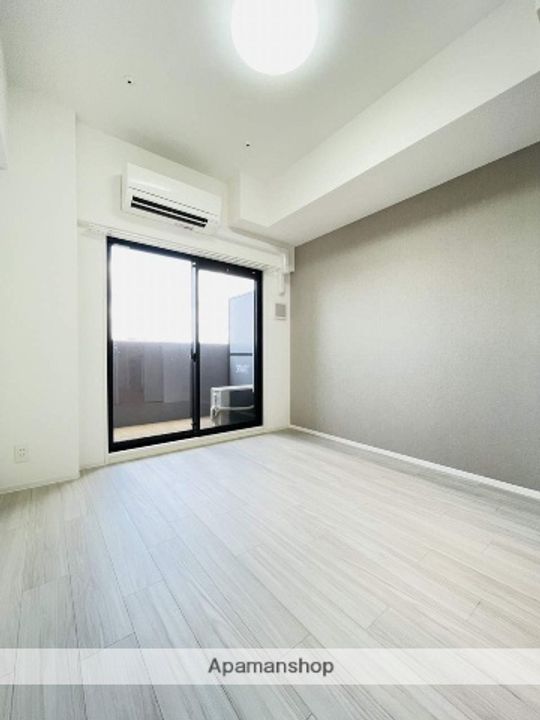 メイクス今池02の居間