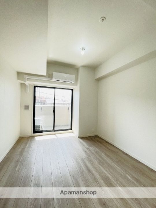 S−RESIDENCE尾頭橋CLARITYの居間