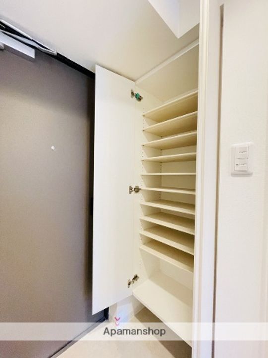 S−RESIDENCE尾頭橋BEAUTEの玄関