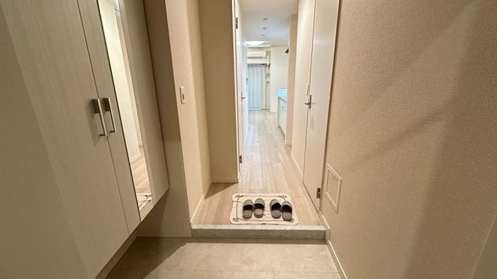 御幸レジデンス丸の内の玄関