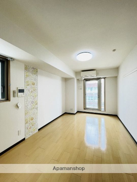 サン・錦本町ビルの居間