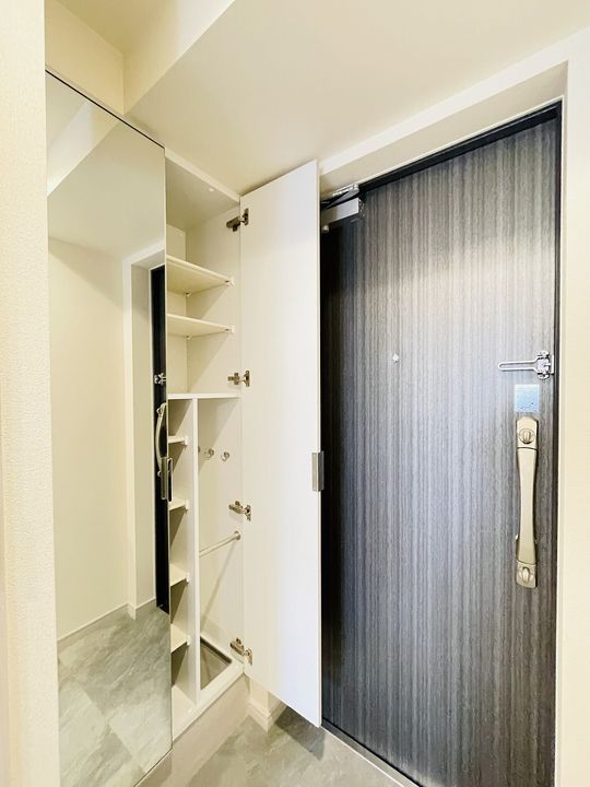 プレサンス千種駅前レガートの玄関