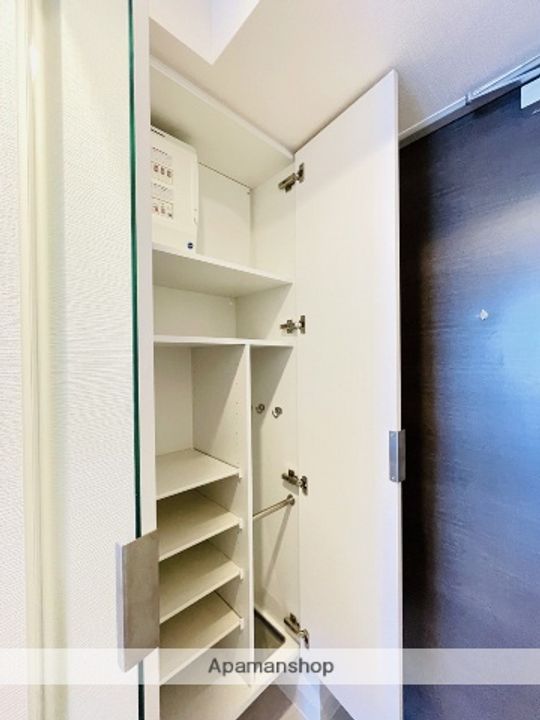 エスリード桜山ル・ヴェールの玄関