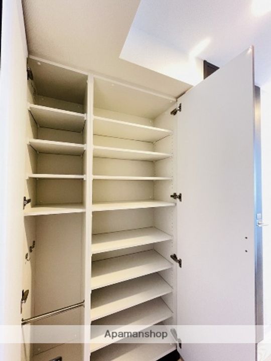 エステムコート名古屋ライブゲートの玄関