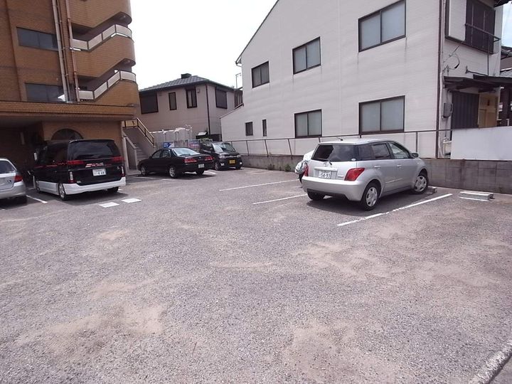 スカイメゾンの周辺