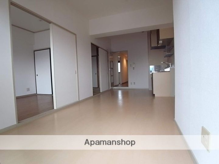 レジディア日比野の居間