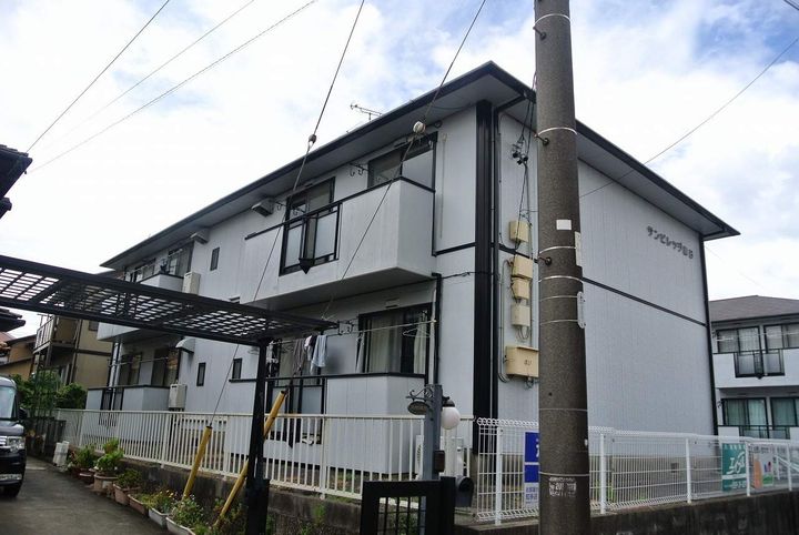 サンビレッジ原 B棟の外観