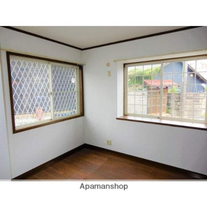 原松ハイツB101の居間