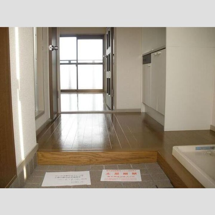 グレイス・コート樹木102の玄関