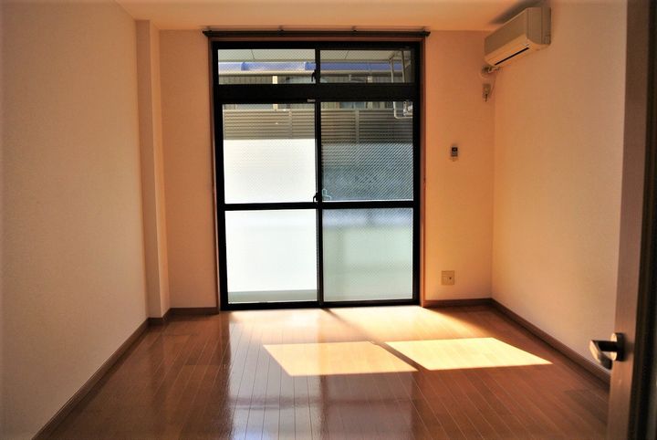 ハイツうみ103の居間