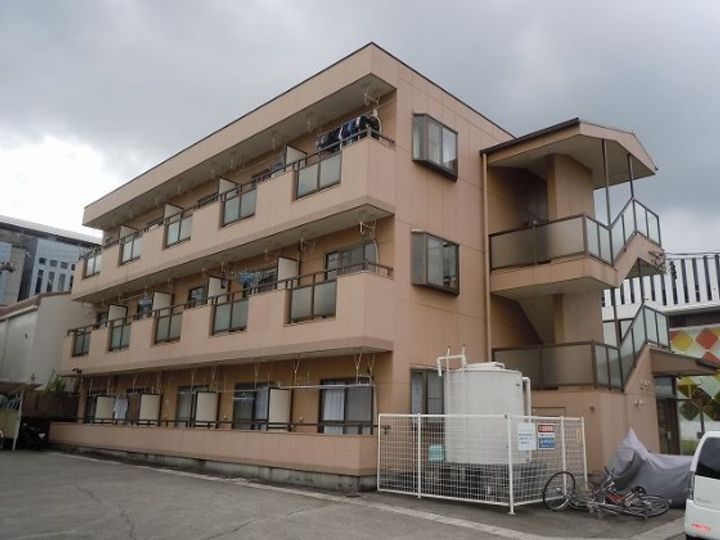 プラザコレージュの外観