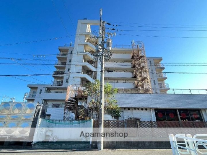 アビニヨンビルの外観