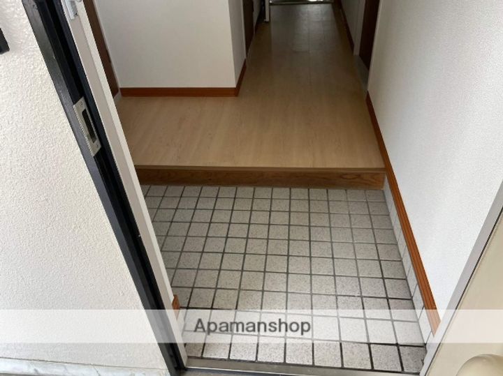 ファミール鈴木203の玄関