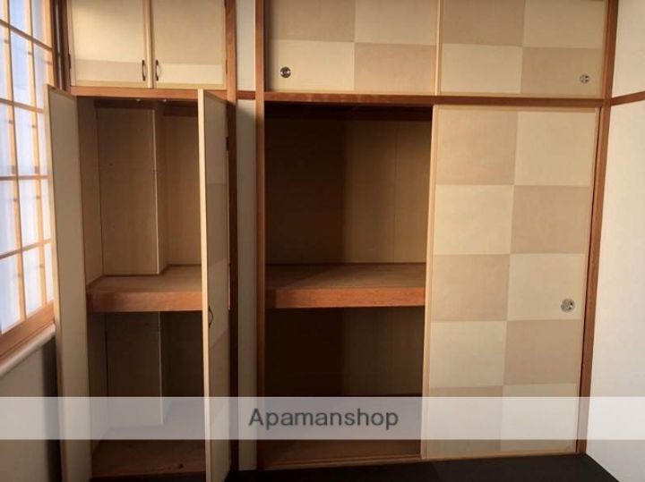 ロワイヤル24103の内装