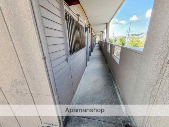 スプリング岩崎の外観