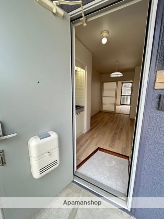 グリーンアルス102の玄関