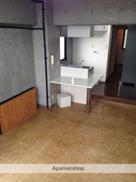 ベレーザ香久山402の居間