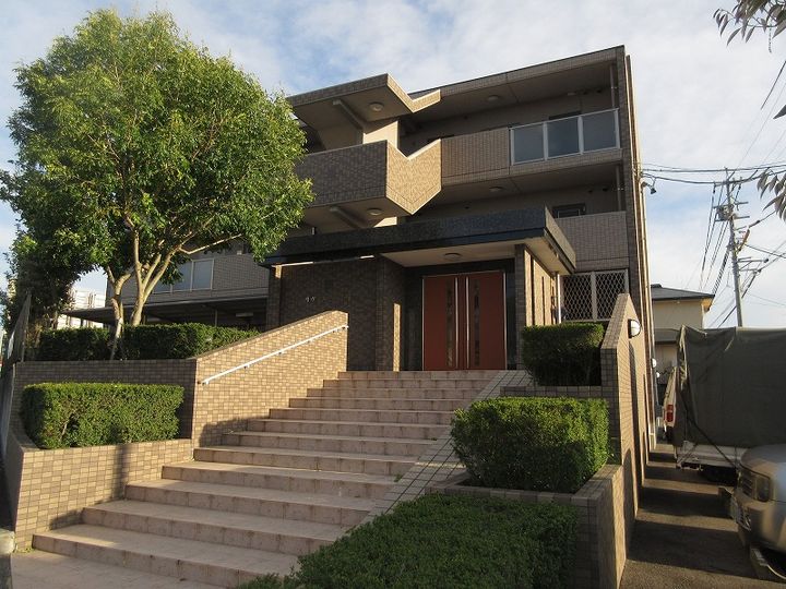 リヴィエール三好の外観