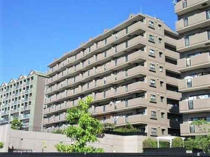 ライオンズマンション三好ヶ丘の外観