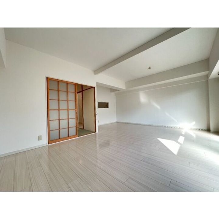 アヴェニュー藤の居間