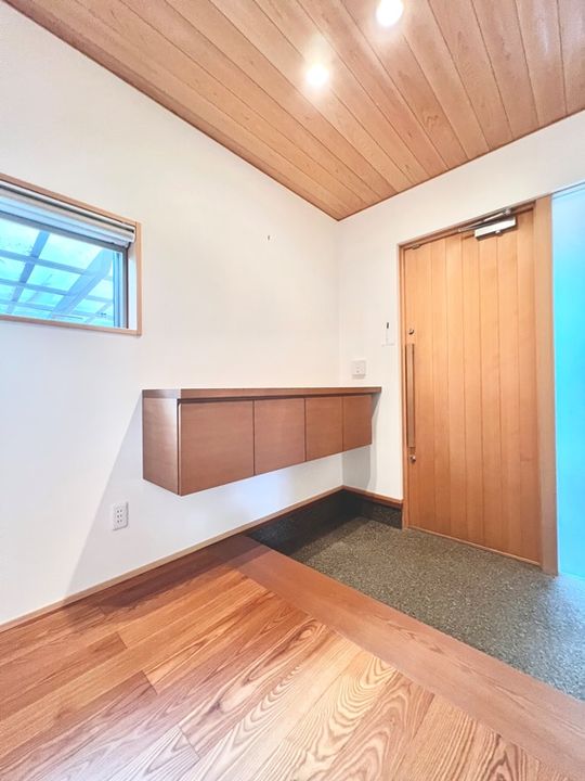 愛知県日進市五色園4丁目(一戸建)の賃貸物件戸建ての玄関