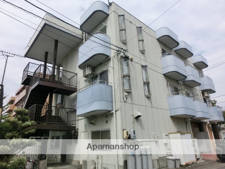 フローラ植田302の外観