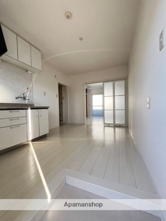 フローラ植田302の玄関