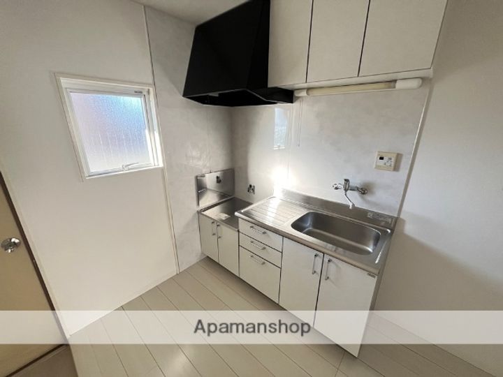 フローラ植田302のキッチン