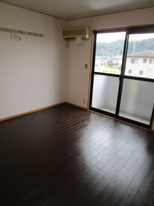 ジュネス院南 Bの居間