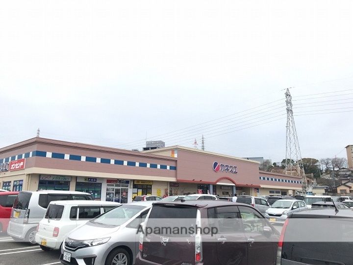 エル グランデの周辺