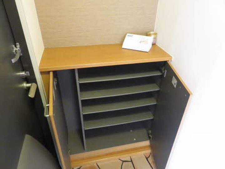 コンフォーレ B棟の玄関