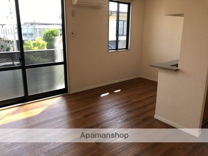 ハイネス21Cの居間