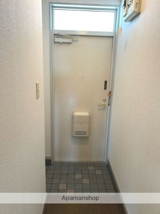 プラムコートの玄関