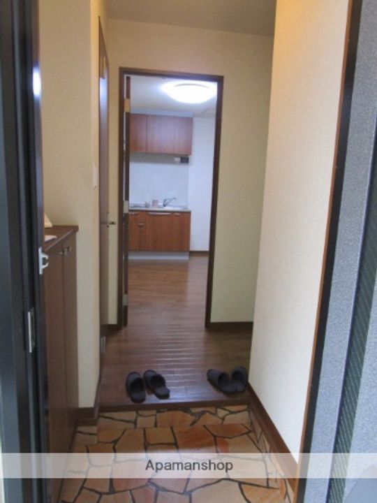 アドミラブール B棟202の玄関