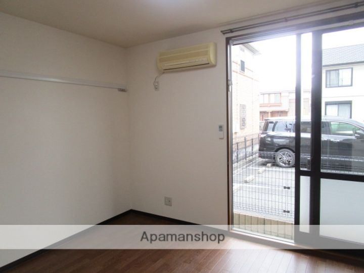 アドミラブール B棟202の居間