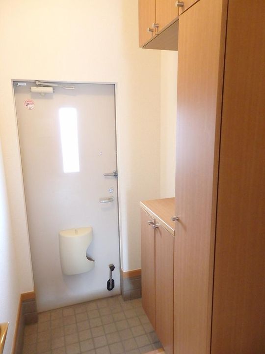 クルーセ Bの玄関