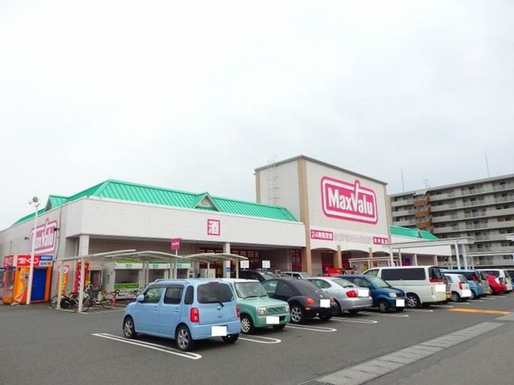 クルーセ Bの周辺