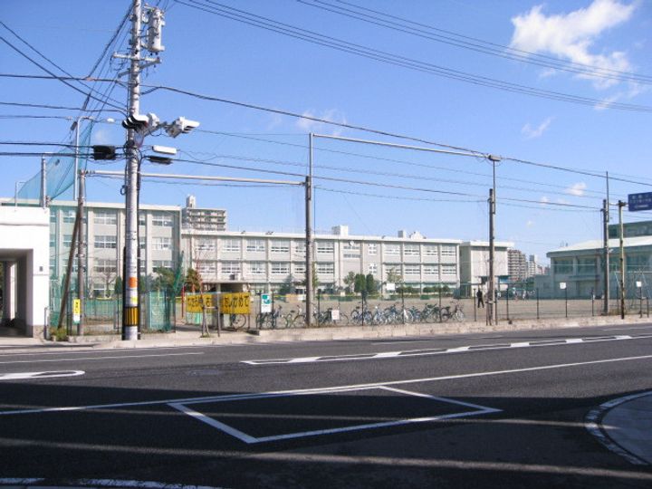 M’S 25の周辺