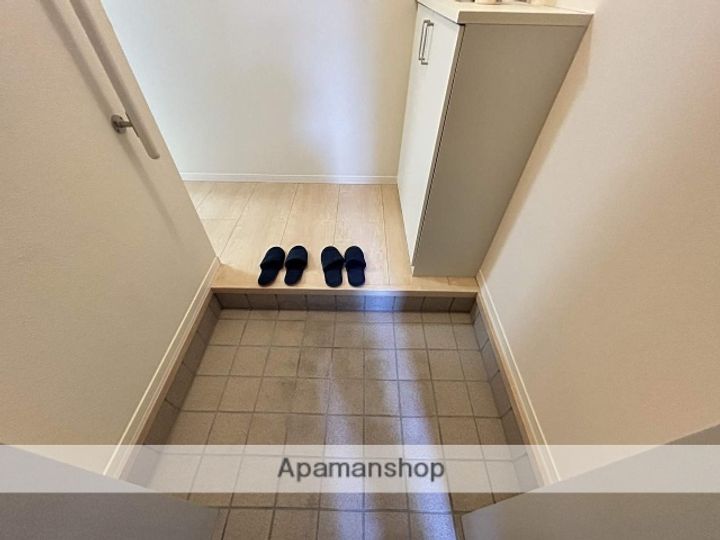 PREMIAS平町の玄関