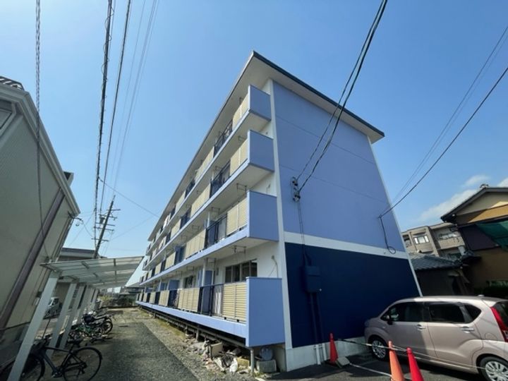 マル・アズールの外観