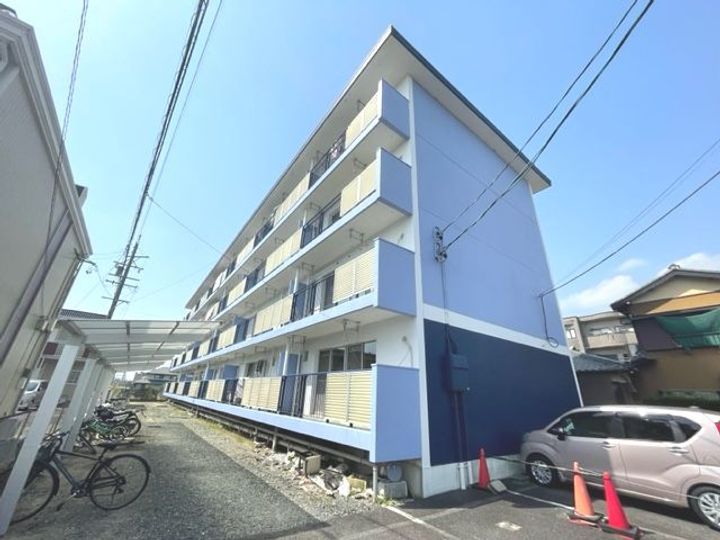 マル・アズールの外観