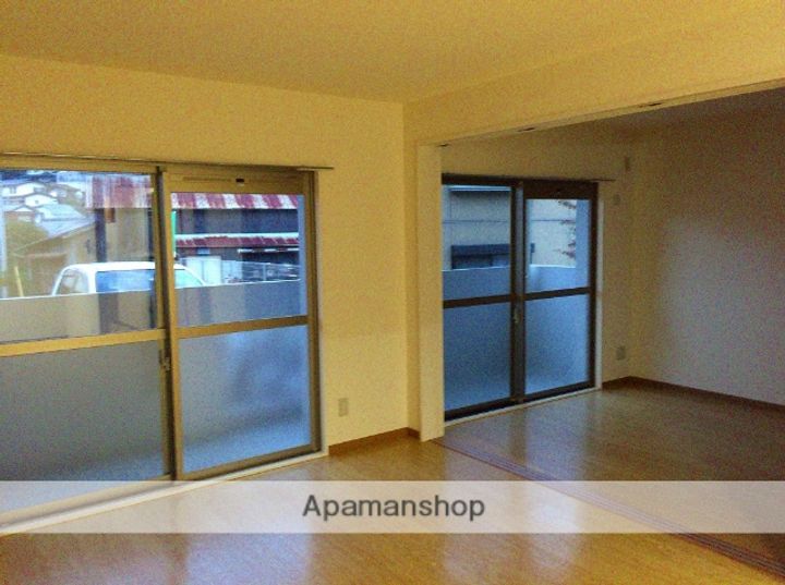 ユーミー川島の居間