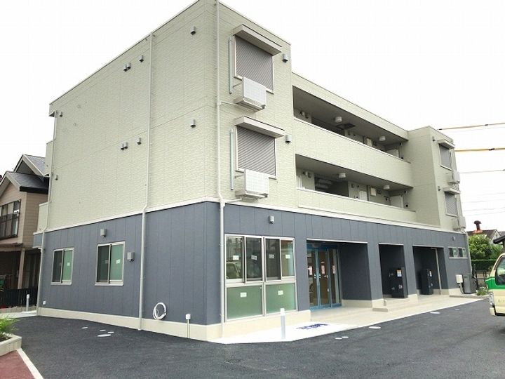 アルバグランデ桑名東方の外観