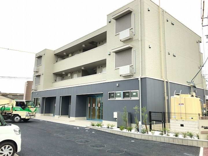 アルバグランデ桑名東方の外観