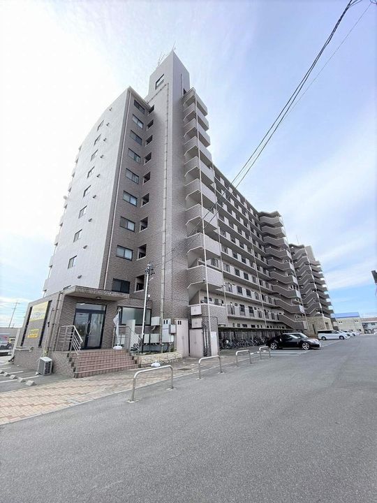 プロミネント四日市の外観