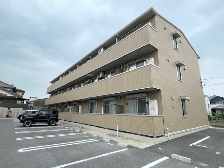 明楽 A棟の外観