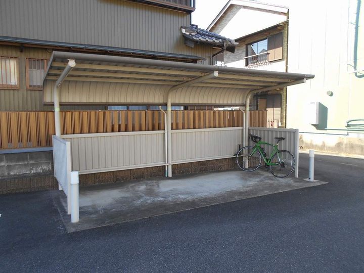 モエムの外観