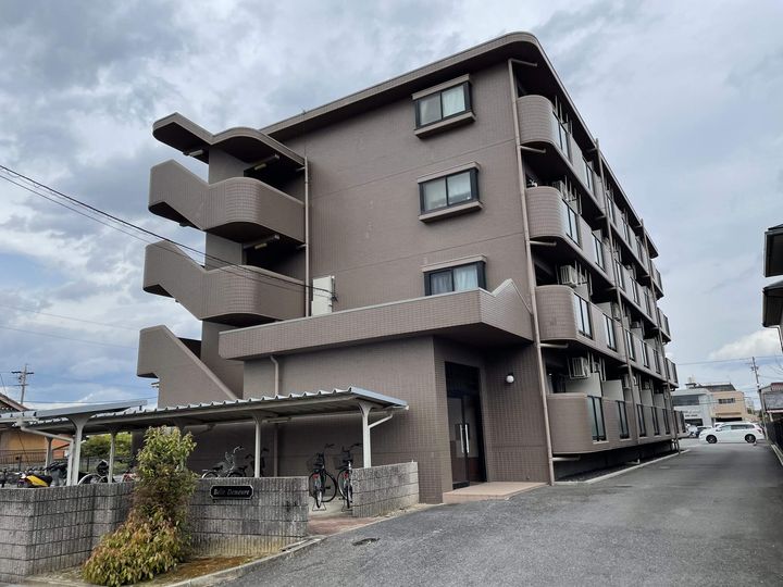 ヴェルドミールの外観